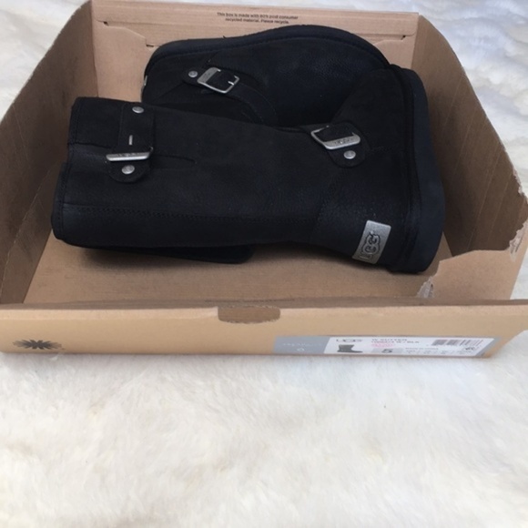 UGG Sutter Boots - Picture 5 of 7